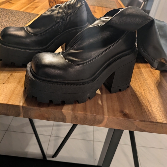 L'Intervalle Black Stretch Platform Boots - Picture 3 of 7